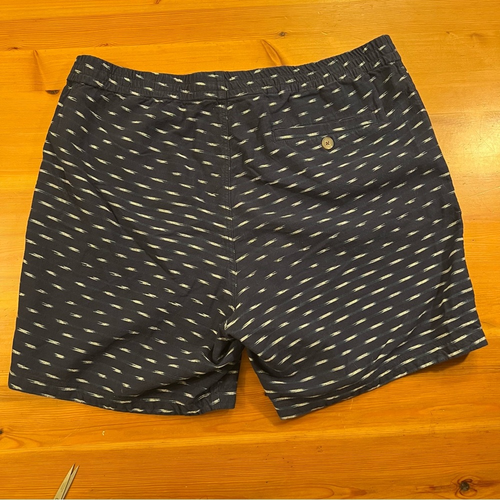 BONOBOS Drawstring Club Shorts Men’s Navy and White Ikat Print Large. - Picture 2 of 9